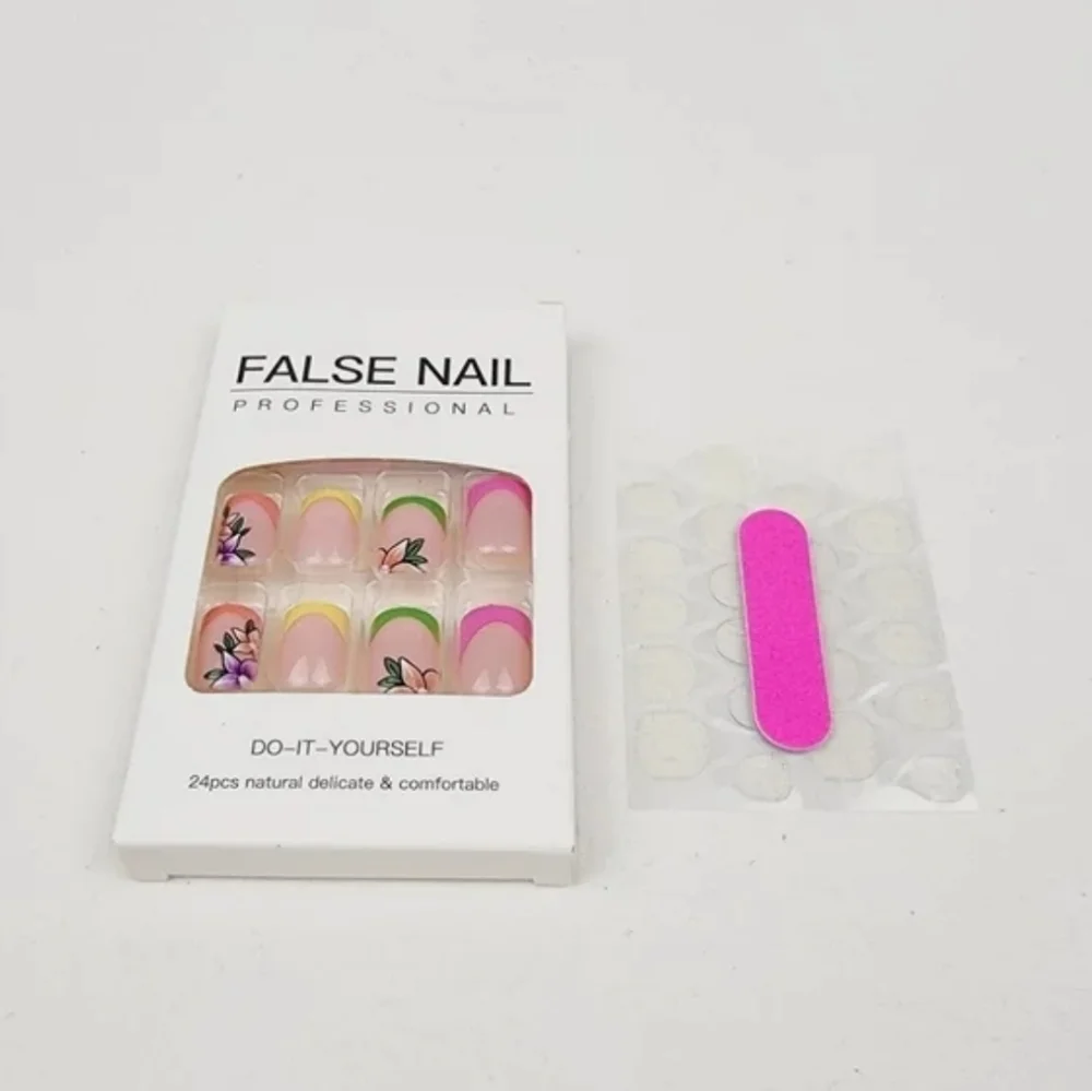 24 Pieces Fake Press On Nails
